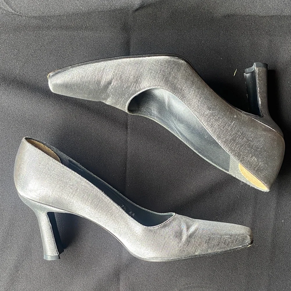 Stuart Weitzman Shimmering Gray Heels - Picture 6 of 9